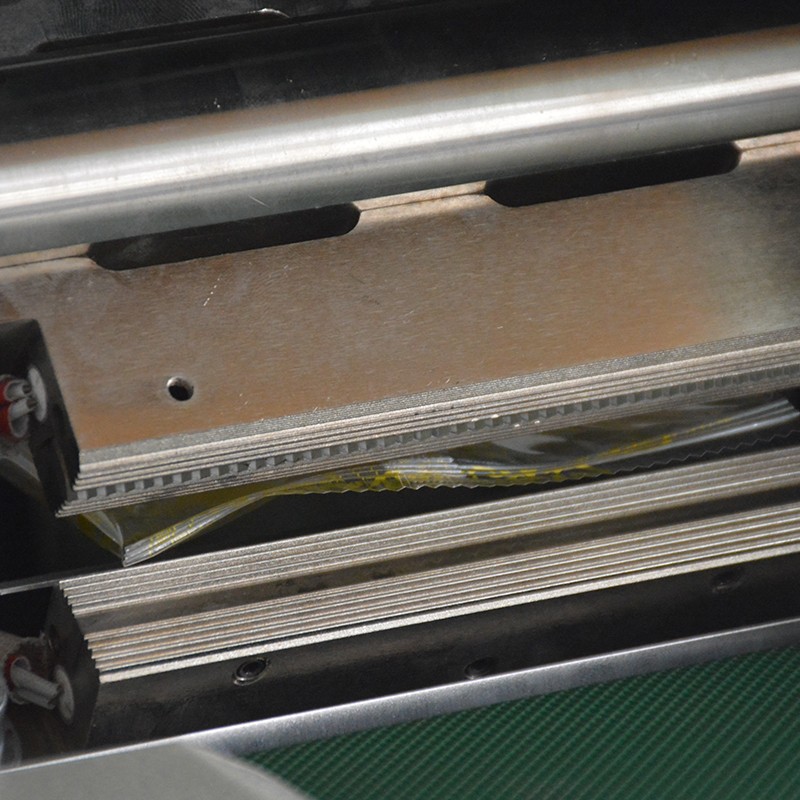 Down-paper pillow packing machine Automatic horizontal Down-Paper pillow flow Soap Sticks Packaging / 4