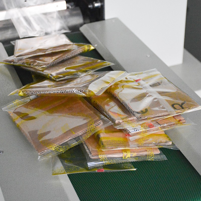 Down-paper pillow packing machine Automatic horizontal Down-Paper pillow flow Soap Sticks Packaging / 6
