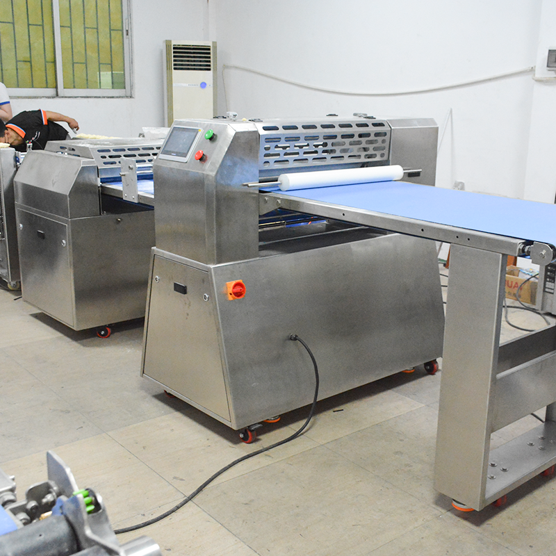 Danish Pastry Assembly Line Croissant Fully automatic Dough cutting / 2