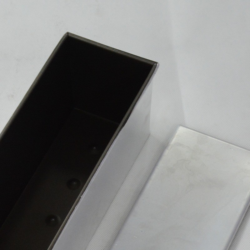 A bread food processing factory customizes baking trays, toast bread boxes, and aluminum alloy square baking trays. / 3