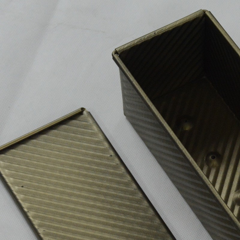 A bakery factory customizes baking trays, toast boxes, and corrugated aluminum alloy trays. / 6
