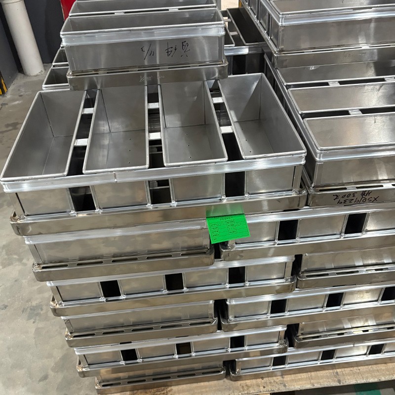 Manufacturer of bread and toast pans, four-compartment bread mold box, aluminum alloy baking pan / 5