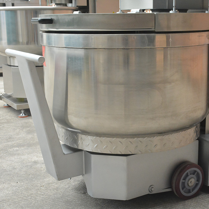 Detachable - tank dough mixer for pasta processing factory, 100kg rotatable dough - mixing bucket kneader / 5